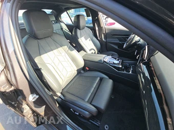 2025 BMW 5 Series Sedan 530i - miniatura 14