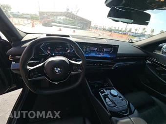 2025 BMW 5 Series Sedan 530i - miniatura 17