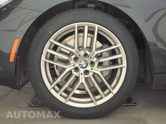 2025 BMW 5 Series Sedan 530i - miniatura 9