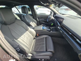 2025 BMW 5 Series Sedan 530i - miniatura 14