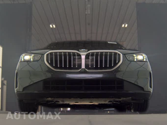 2025 BMW 5 Series Sedan 530i - miniatura 3