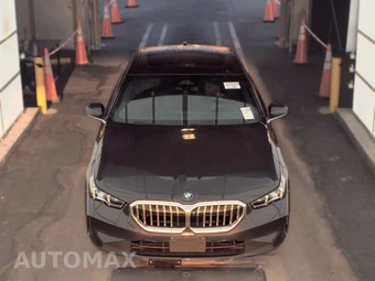 2025 BMW 5 Series Sedan 530i - miniatura 2