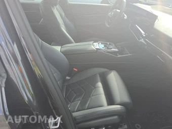 2025 BMW 5 Series Sedan 530i - miniatura 8