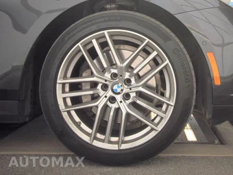2025 BMW 5 Series Sedan 530i - miniatura 10