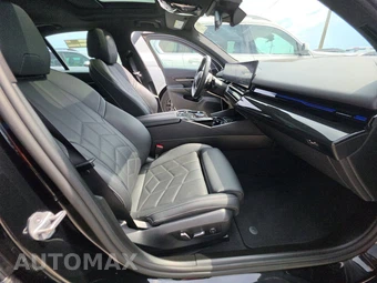 2025 BMW 5 Series Sedan 530i - miniatura 14