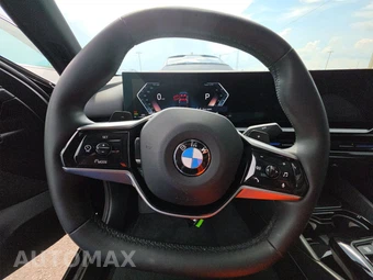 2025 BMW 5 Series Sedan 530i - miniatura 16