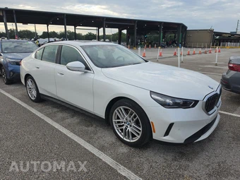 2025 BMW 5 Series Sedan 530i - miniatura 3