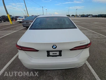 2025 BMW 5 Series Sedan 530i - miniatura 5