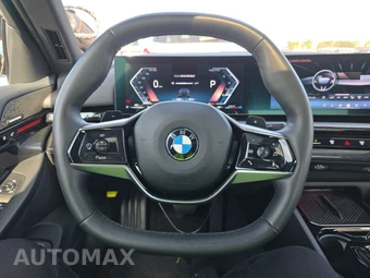 2025 BMW 5 Series Sedan 530i - miniatura 16