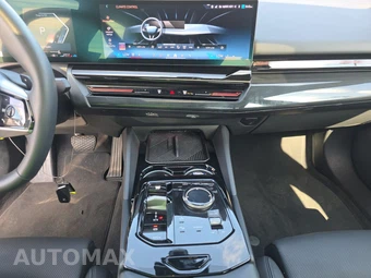 2025 BMW 5 Series Sedan 530i - miniatura 17