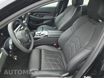2025 BMW 5 Series Sedan 530i xDrive - miniatura 7
