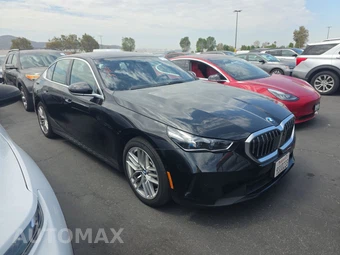 2025 BMW 5 Series Sedan 530i xDrive - miniatura 3