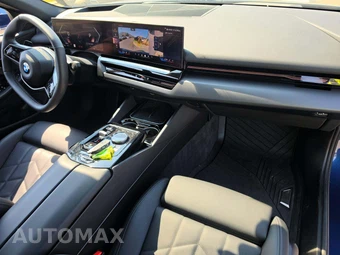 2025 BMW 5 Series Sedan 530i xDrive - miniatura 19