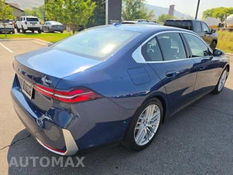 2025 BMW 5 Series Sedan 530i xDrive - miniatura 3