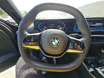 2025 BMW 5 Series Sedan 530i xDrive - miniatura 10