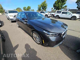 2025 BMW 5 Series Sedan 530i xDrive - miniatura 3
