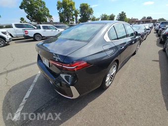 2025 BMW 5 Series Sedan 530i xDrive - miniatura 4