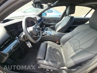 2025 BMW 5 Series Sedan 530i xDrive - miniatura 7