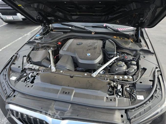 2025 BMW 5 Series Sedan 530i xDrive - miniatura 16