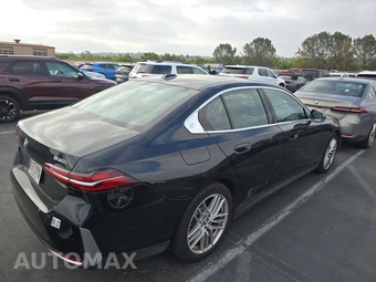 2025 BMW 5 Series Sedan 530i xDrive - miniatura 4