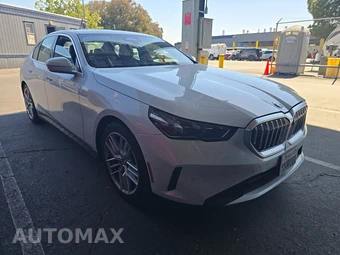 2025 BMW 5 Series Sedan 530i xDrive - miniatura 3