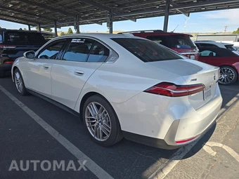2025 BMW 5 Series Sedan 530i xDrive - miniatura 6