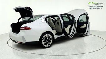2025 BMW 5 Series Sedan 540i xDrive - miniatura 14