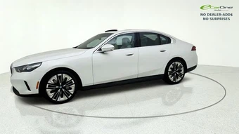 2025 BMW 5 Series Sedan 540i xDrive - miniatura 3