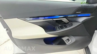 2025 BMW 5 Series Sedan 540i xDrive - miniatura 44