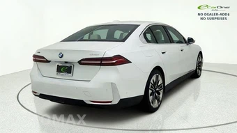2025 BMW 5 Series Sedan 540i xDrive - miniatura 6