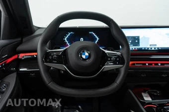 2025 BMW 5 Series Sedan 540i xDrive - miniatura 14