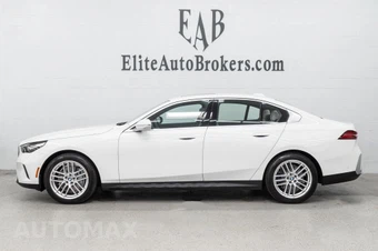 2025 BMW 5 Series Sedan 540i xDrive - miniatura 2