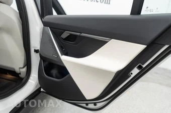 2025 BMW 5 Series Sedan 540i xDrive - miniatura 24