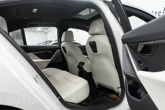 2025 BMW 5 Series Sedan 540i xDrive - miniatura 25