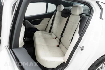 2025 BMW 5 Series Sedan 540i xDrive - miniatura 26