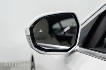 2025 BMW 5 Series Sedan 540i xDrive - miniatura 38