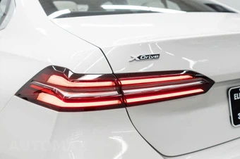 2025 BMW 5 Series Sedan 540i xDrive - miniatura 42