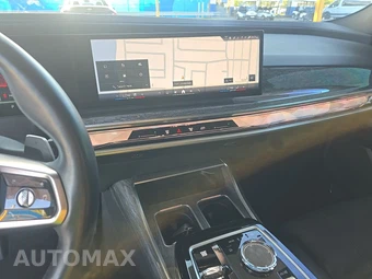 2025 BMW 7 Series Sedan 740i - miniatura 11