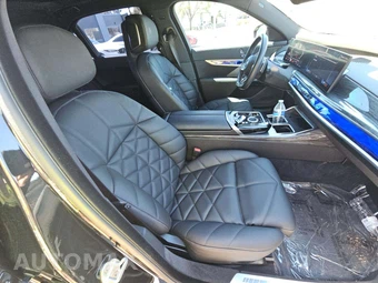 2025 BMW 7 Series Sedan 740i - miniatura 15