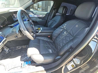 2025 BMW 7 Series Sedan 740i - miniatura 3