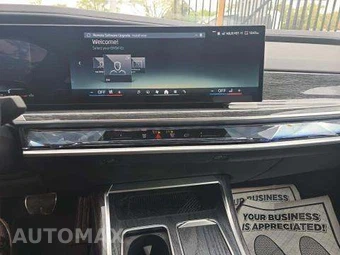 2025 BMW 7 Series Sedan 740i – miniatura 10