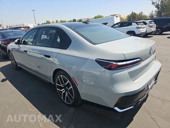 2025 BMW 7 Series Sedan 740i - miniatura 6