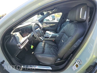 2025 BMW 7 Series Sedan 740i - miniatura 7