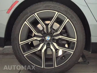 2025 BMW 7 Series Sedan 740i xDrive – miniatura 11