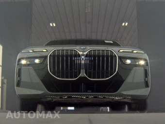 2025 BMW 7 Series Sedan 740i xDrive – miniatura 3