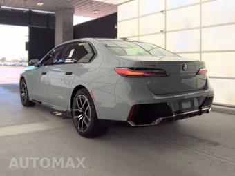 2025 BMW 7 Series Sedan 740i xDrive – miniatura 8