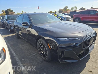 2025 BMW 7 Series Sedan 740i xDrive - miniatura 3
