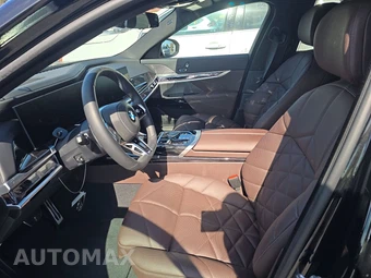 2025 BMW 7 Series Sedan 740i xDrive - miniatura 7