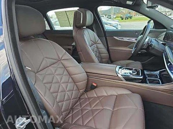 2025 BMW 7 Series Sedan 740i xDrive - miniatura 18