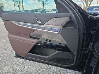 2025 BMW 7 Series Sedan 740i xDrive - miniatura 26